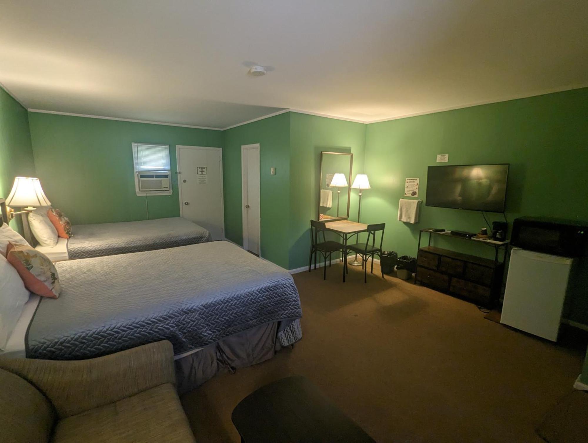Barrys Bay Pinewood Inn מראה חיצוני תמונה